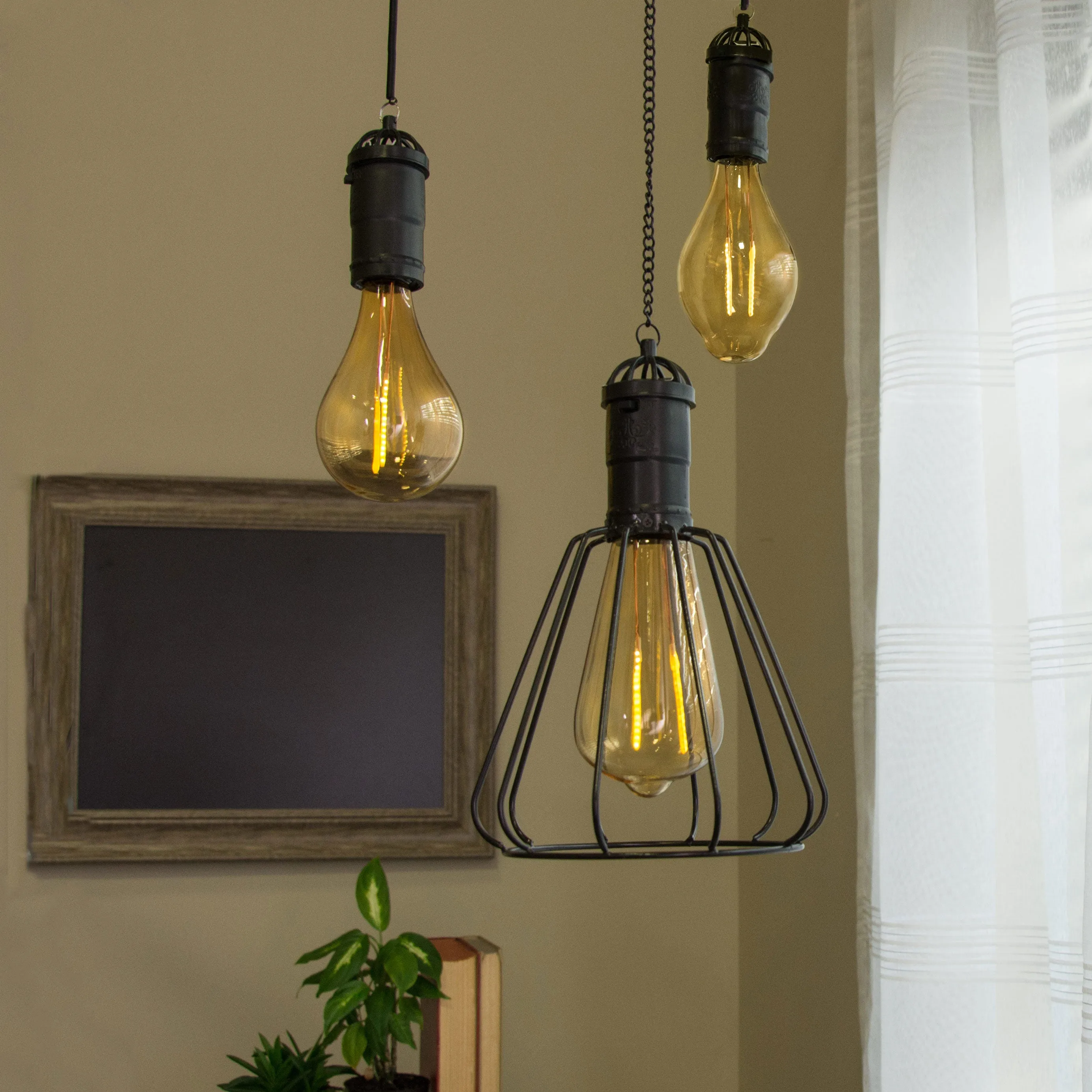 Hanging Solar Edison LED Bulb: Black