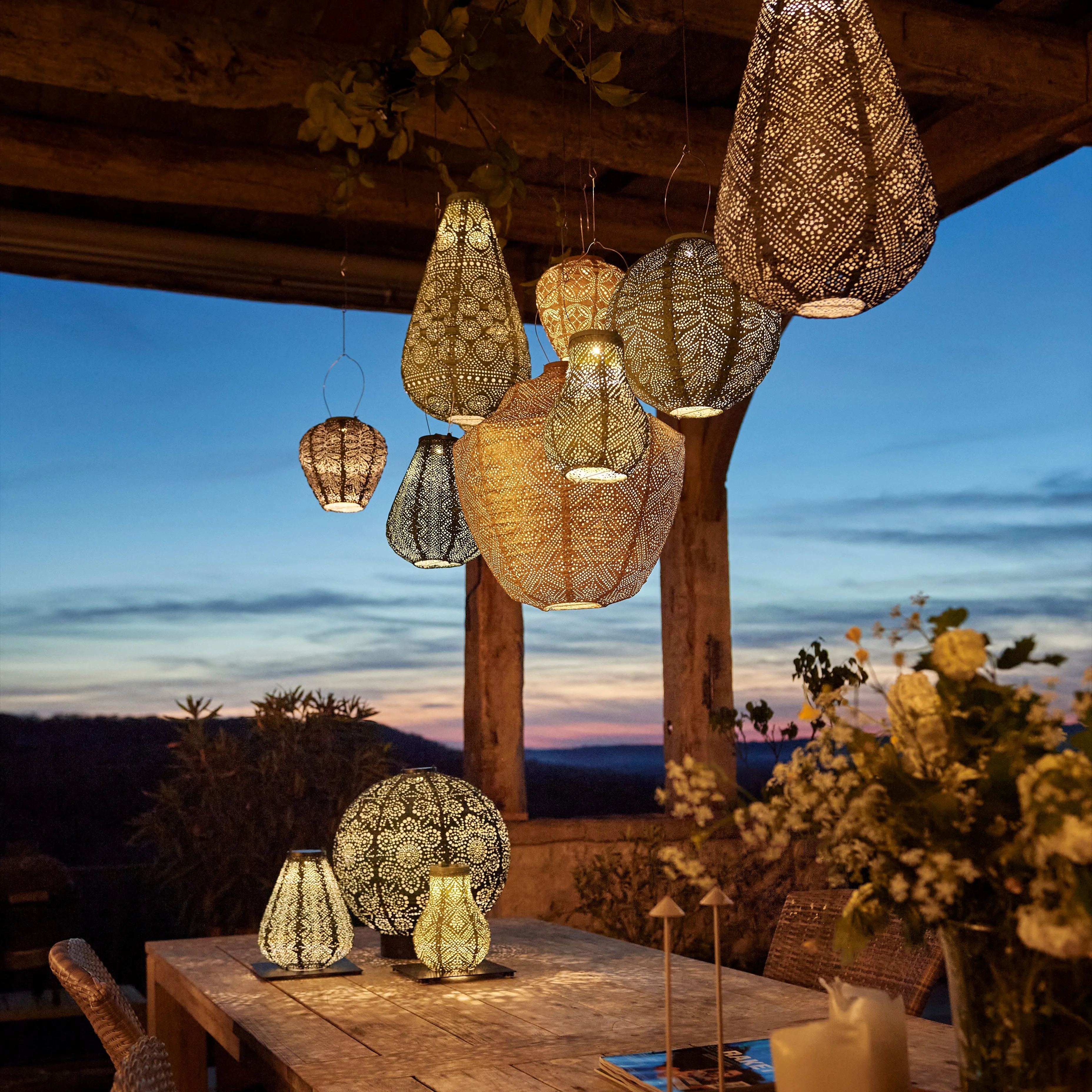 Lantern Round 20cm - Silver Topaz